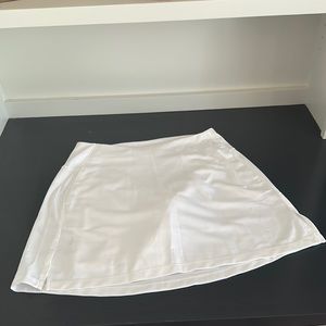 White medium Nike golf skirt/skort
